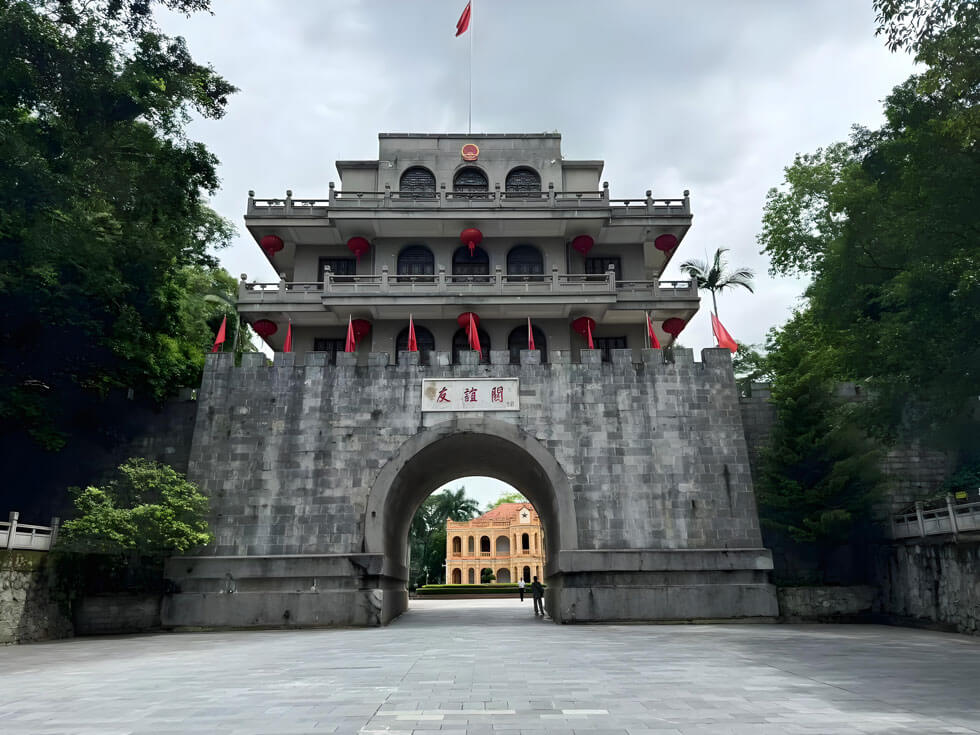 凭祥友谊关.jpg