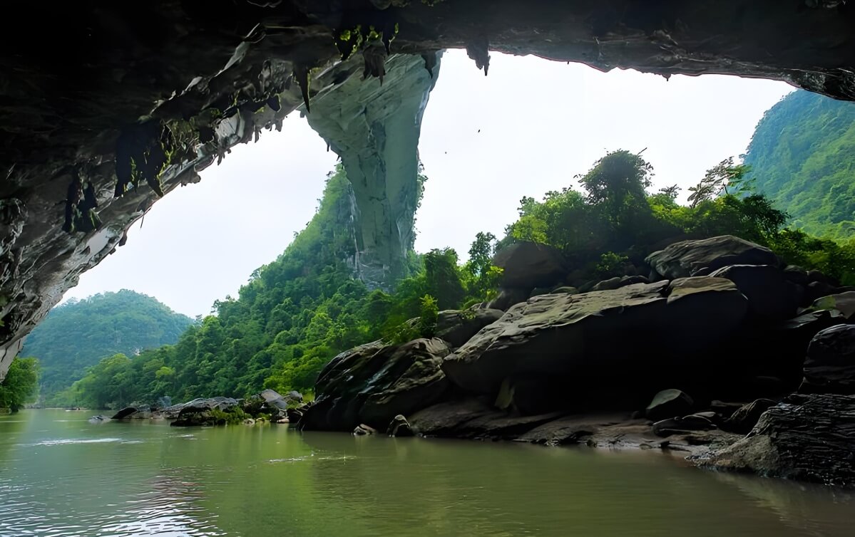 布柳河仙人桥景区.jpg